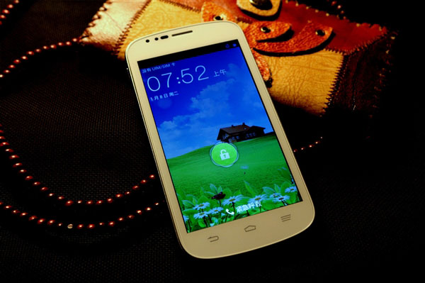 ZTE    N909   Samsung Galaxy S III